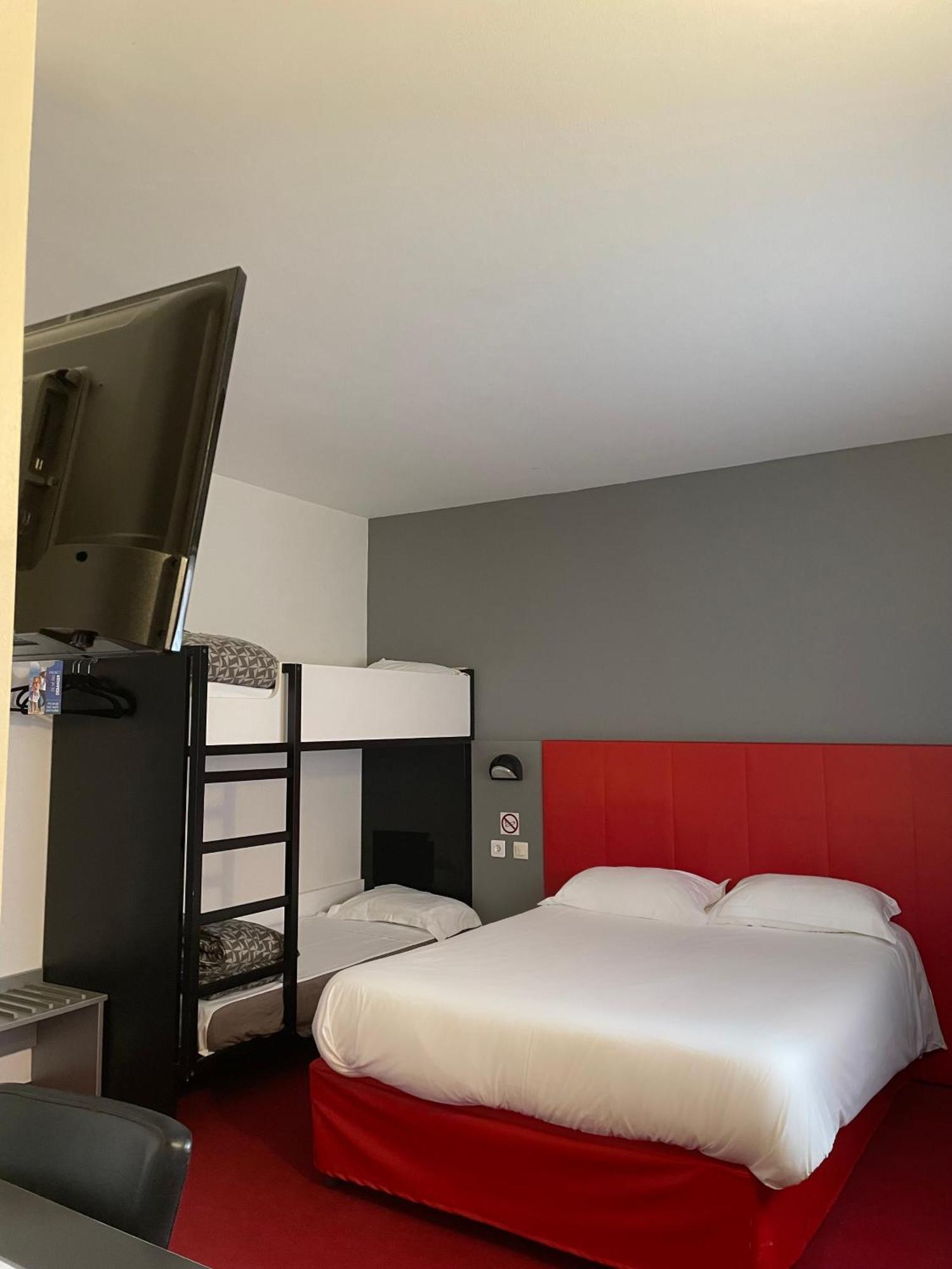 Brit Hotel Marvejols Quarto foto