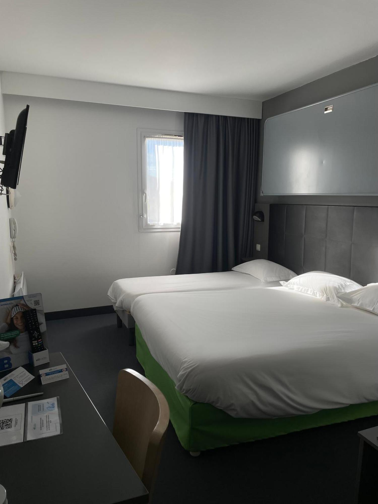 Brit Hotel Marvejols Quarto foto